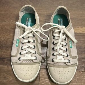 TEVA Fuse-Ion Outdoor Water Sneaker Women’s size 7 Beige White Green